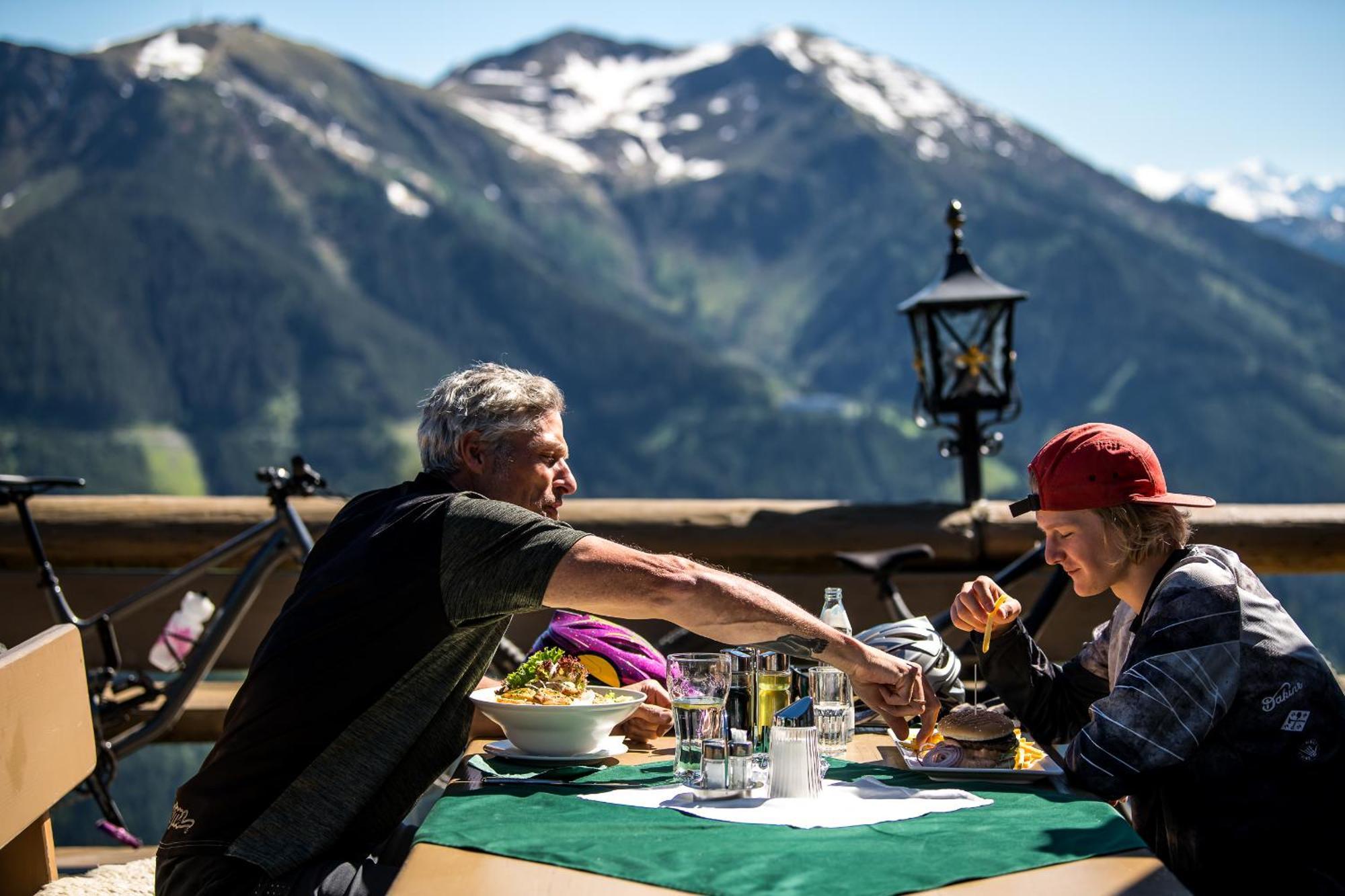 Philson Apartments Saalbach-Hinterglemm Bagian luar foto